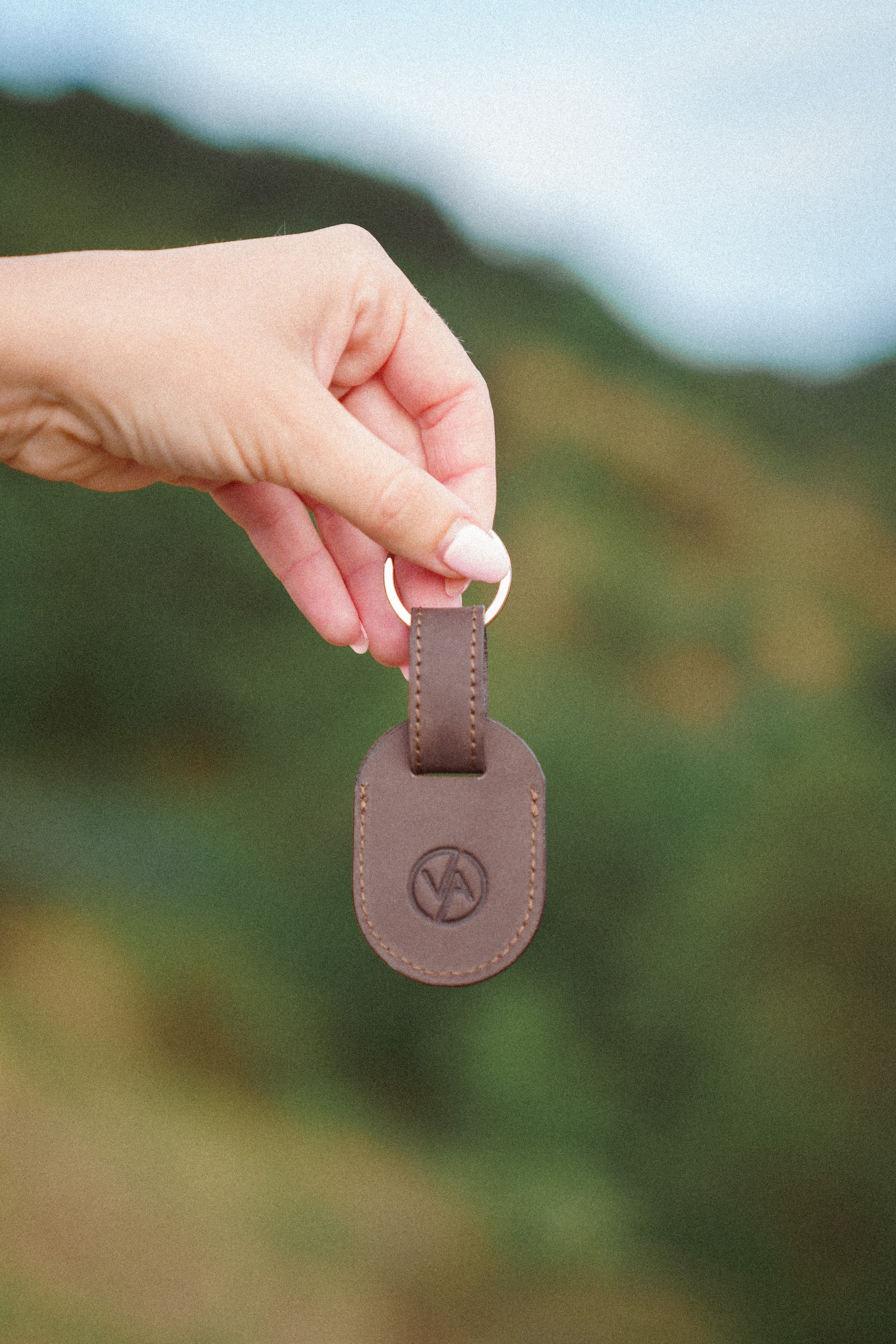 Obal na AirTag Dark Brown